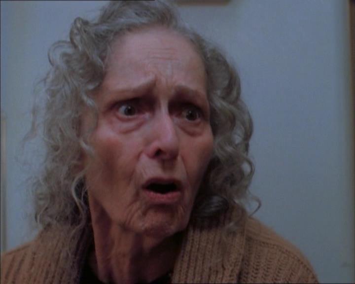 Charmed-Online_dot_net-1x02IveGotYouUnderMySkin2088.jpg Charmed-Online_dot_net-1x02IveGotYouUnderMySkin2088.jpg