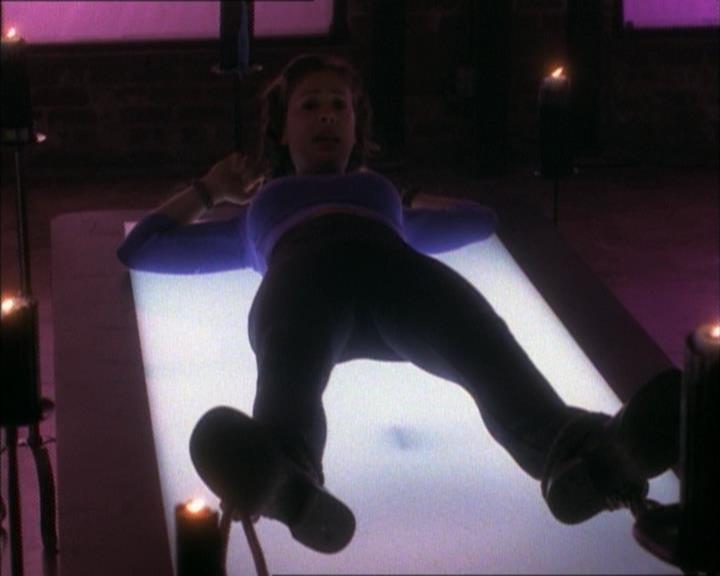 Charmed-Online_dot_net-1x02IveGotYouUnderMySkin2112.jpg Charmed-Online_dot_net-1x02IveGotYouUnderMySkin2112.jpg