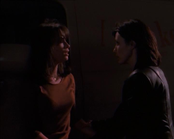 Charmed-Online_dot_net-1x02IveGotYouUnderMySkin2135.jpg Charmed-Online_dot_net-1x02IveGotYouUnderMySkin2135.jpg