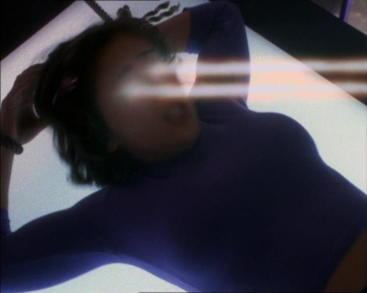 Charmed-Online_dot_net-1x02IveGotYouUnderMySkin2146.jpg Charmed-Online_dot_net-1x02IveGotYouUnderMySkin2146.jpg