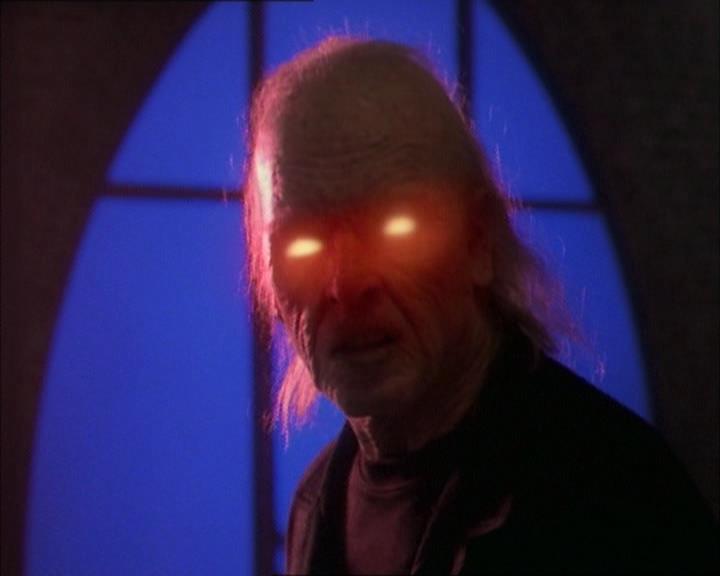 Charmed-Online_dot_net-1x02IveGotYouUnderMySkin2150.jpg Charmed-Online_dot_net-1x02IveGotYouUnderMySkin2150.jpg