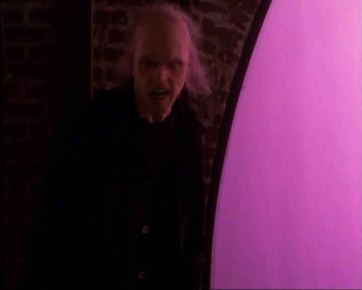 Charmed-Online_dot_net-1x02IveGotYouUnderMySkin2157.jpg Charmed-Online_dot_net-1x02IveGotYouUnderMySkin2157.jpg