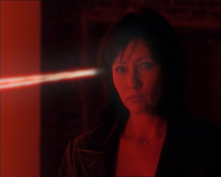 Charmed-Online_dot_net-1x02IveGotYouUnderMySkin2159.jpg Charmed-Online_dot_net-1x02IveGotYouUnderMySkin2159.jpg