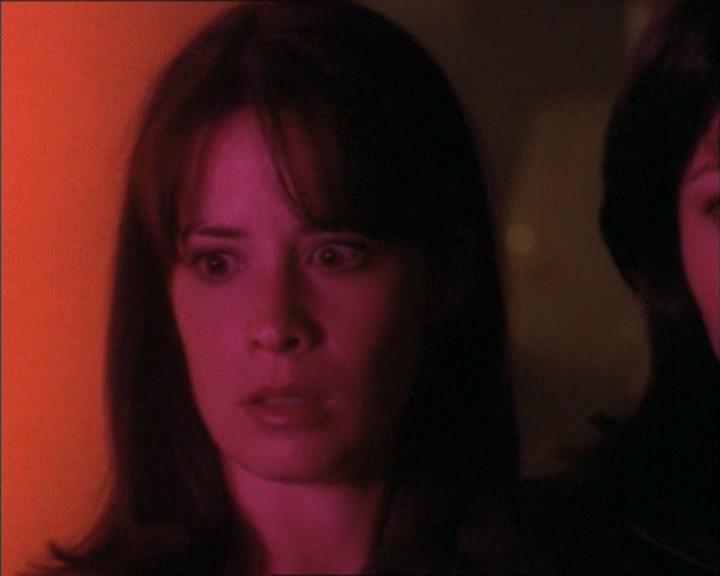 Charmed-Online_dot_net-1x02IveGotYouUnderMySkin2214.jpg Charmed-Online_dot_net-1x02IveGotYouUnderMySkin2214.jpg