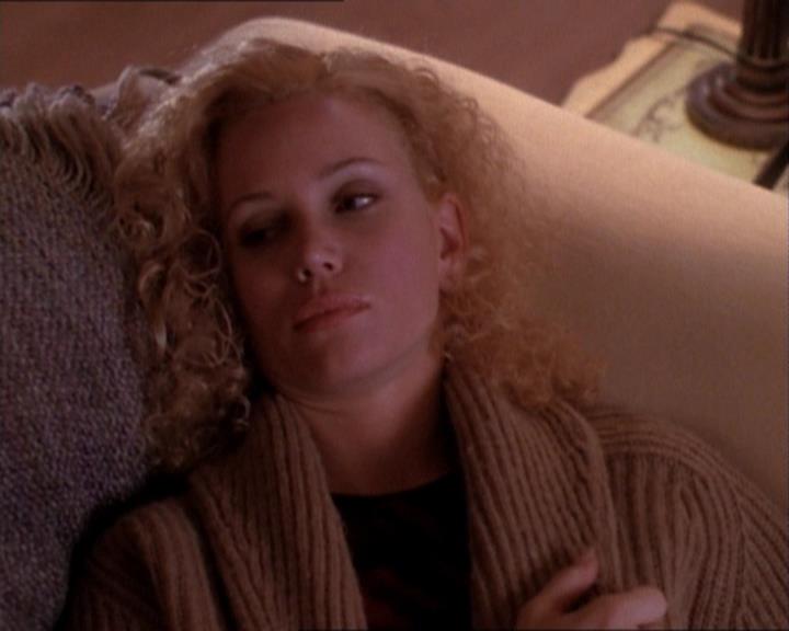 Charmed-Online_dot_net-1x02IveGotYouUnderMySkin2228.jpg Charmed-Online_dot_net-1x02IveGotYouUnderMySkin2228.jpg