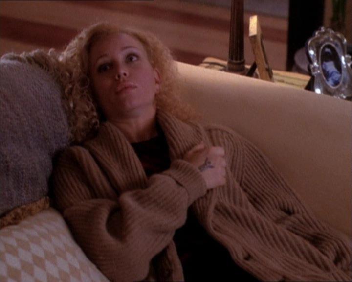 Charmed-Online_dot_net-1x02IveGotYouUnderMySkin2232.jpg Charmed-Online_dot_net-1x02IveGotYouUnderMySkin2232.jpg