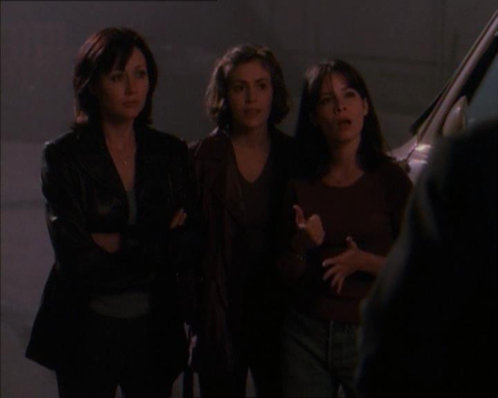 Charmed-Online_dot_net-1x02IveGotYouUnderMySkin2264.jpg Charmed-Online_dot_net-1x02IveGotYouUnderMySkin2264.jpg