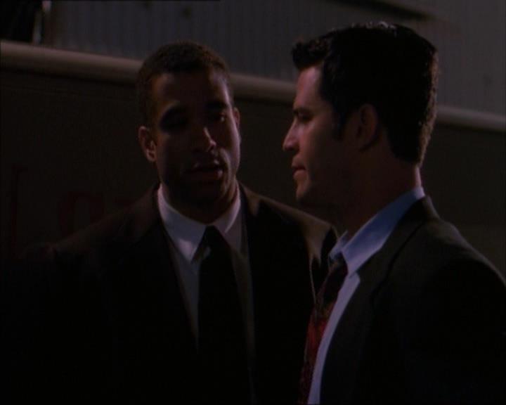 Charmed-Online_dot_net-1x02IveGotYouUnderMySkin2269.jpg Charmed-Online_dot_net-1x02IveGotYouUnderMySkin2269.jpg