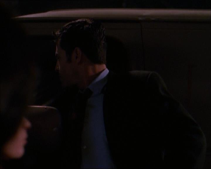 Charmed-Online_dot_net-1x02IveGotYouUnderMySkin2275.jpg Charmed-Online_dot_net-1x02IveGotYouUnderMySkin2275.jpg