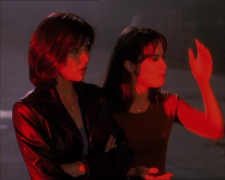 Charmed-Online_dot_net-1x02IveGotYouUnderMySkin2279.jpg Charmed-Online_dot_net-1x02IveGotYouUnderMySkin2279.jpg