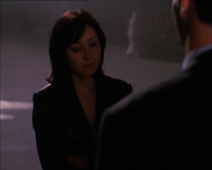 Charmed-Online_dot_net-1x02IveGotYouUnderMySkin2297.jpg Charmed-Online_dot_net-1x02IveGotYouUnderMySkin2297.jpg