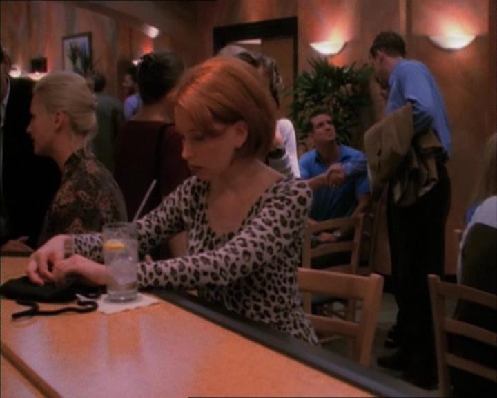 Charmed-Online_dot_net-1x02IveGotYouUnderMySkin2312.jpg Charmed-Online_dot_net-1x02IveGotYouUnderMySkin2312.jpg