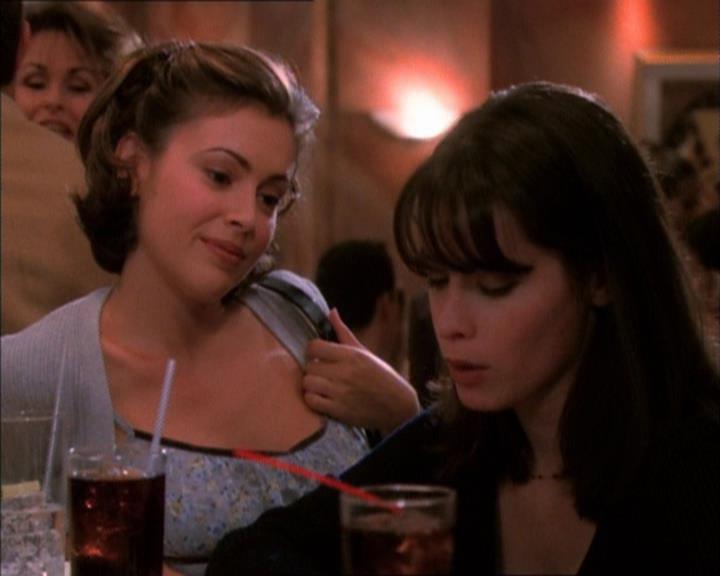 Charmed-Online_dot_net-1x02IveGotYouUnderMySkin2348.jpg Charmed-Online_dot_net-1x02IveGotYouUnderMySkin2348.jpg