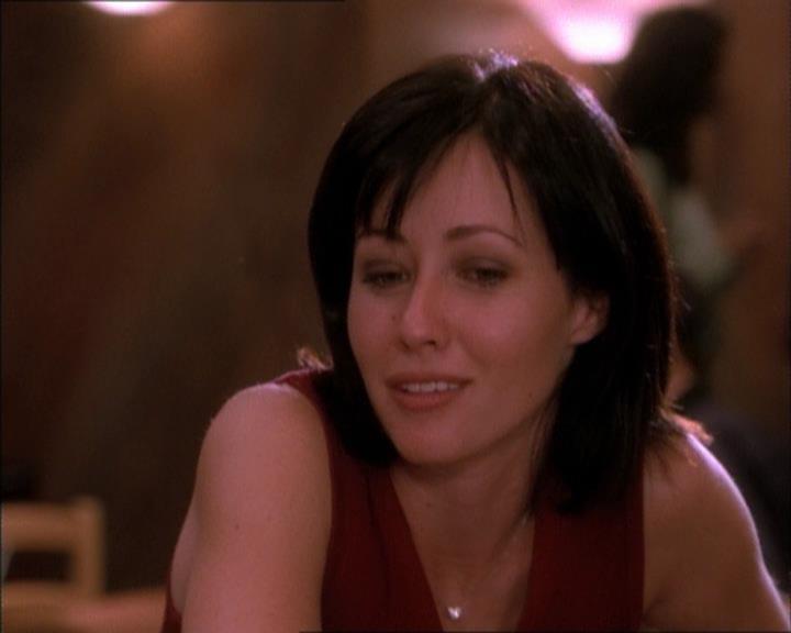 Charmed-Online_dot_net-1x02IveGotYouUnderMySkin2356.jpg Charmed-Online_dot_net-1x02IveGotYouUnderMySkin2356.jpg