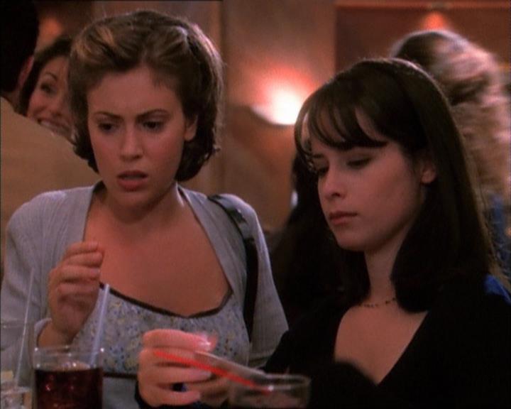 Charmed-Online_dot_net-1x02IveGotYouUnderMySkin2382.jpg Charmed-Online_dot_net-1x02IveGotYouUnderMySkin2382.jpg