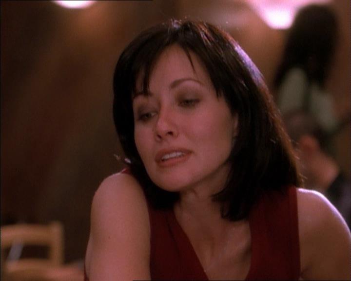 Charmed-Online_dot_net-1x02IveGotYouUnderMySkin2384.jpg Charmed-Online_dot_net-1x02IveGotYouUnderMySkin2384.jpg