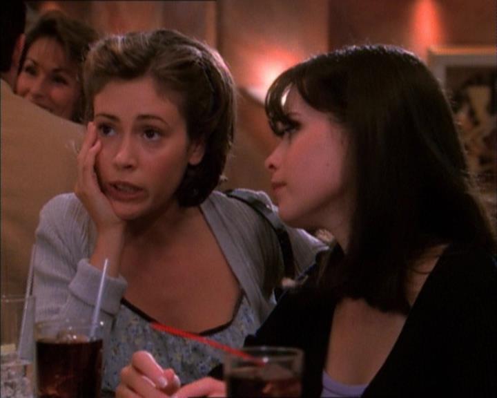 Charmed-Online_dot_net-1x02IveGotYouUnderMySkin2388.jpg Charmed-Online_dot_net-1x02IveGotYouUnderMySkin2388.jpg