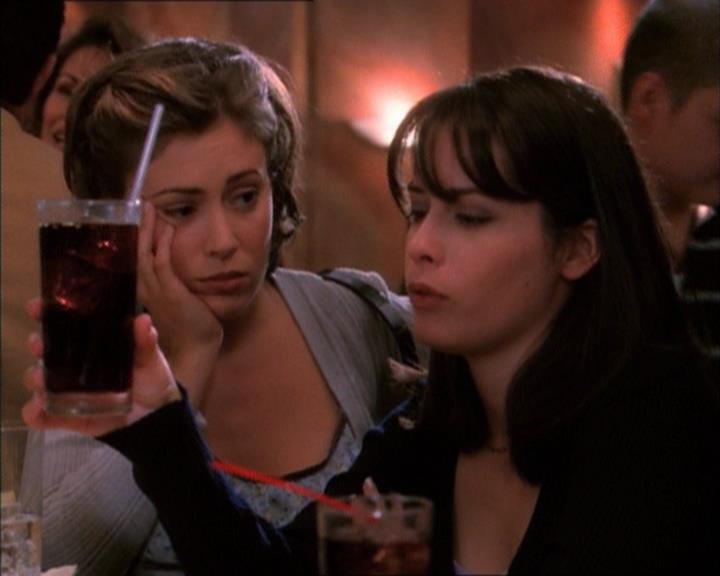 Charmed-Online_dot_net-1x02IveGotYouUnderMySkin2389.jpg Charmed-Online_dot_net-1x02IveGotYouUnderMySkin2389.jpg