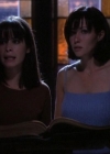 Charmed-Online_dot_net-1x02IveGotYouUnderMySkin2072.jpg