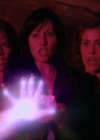 Charmed-Online_dot_net-1x02IveGotYouUnderMySkin2199.jpg