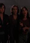 Charmed-Online_dot_net-1x02IveGotYouUnderMySkin2264.jpg