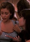 Charmed-Online_dot_net-1x02IveGotYouUnderMySkin2331.jpg
