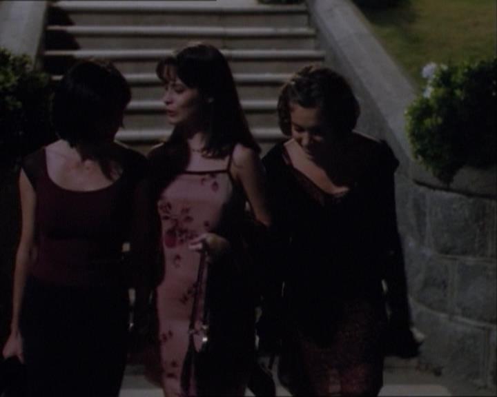 Charmed-Online_dot_net-1x03ThankYouForNotMorphing0021.jpg
