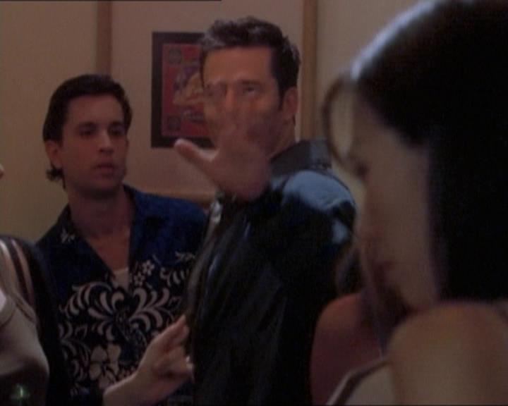 Charmed-Online_dot_net-1x03ThankYouForNotMorphing0110.jpg Charmed-Online_dot_net-1x03ThankYouForNotMorphing0110.jpg