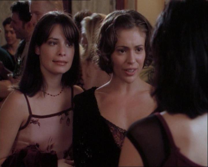 Charmed-Online_dot_net-1x03ThankYouForNotMorphing0114.jpg Charmed-Online_dot_net-1x03ThankYouForNotMorphing0114.jpg