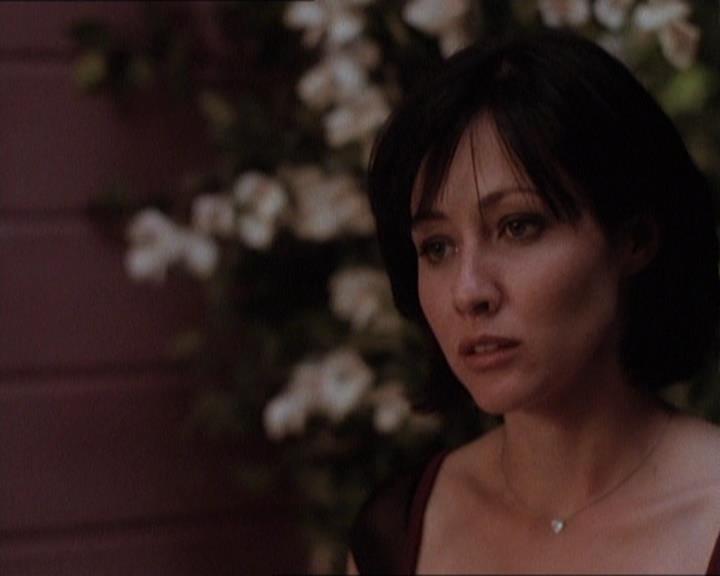 Charmed-Online_dot_net-1x03ThankYouForNotMorphing0203.jpg Charmed-Online_dot_net-1x03ThankYouForNotMorphing0203.jpg