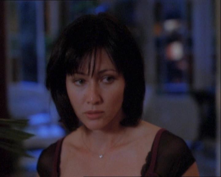 Charmed-Online_dot_net-1x03ThankYouForNotMorphing0220.jpg Charmed-Online_dot_net-1x03ThankYouForNotMorphing0220.jpg