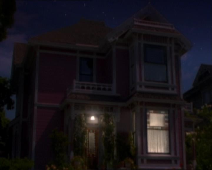 Charmed-Online_dot_net-1x03ThankYouForNotMorphing0340.jpg Charmed-Online_dot_net-1x03ThankYouForNotMorphing0340.jpg