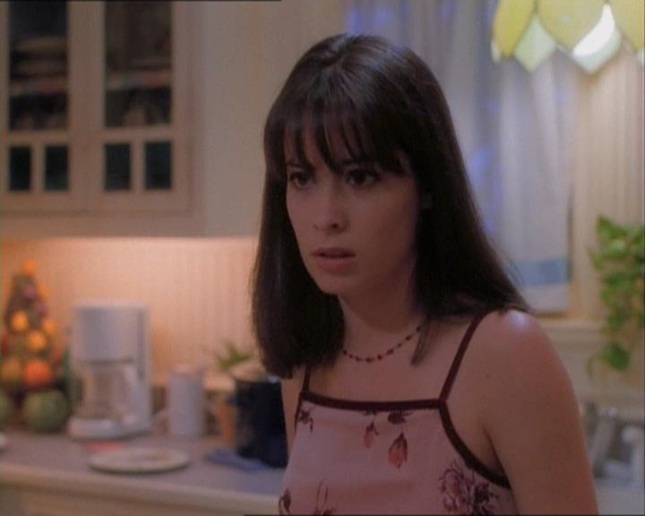 Charmed-Online_dot_net-1x03ThankYouForNotMorphing0366.jpg
