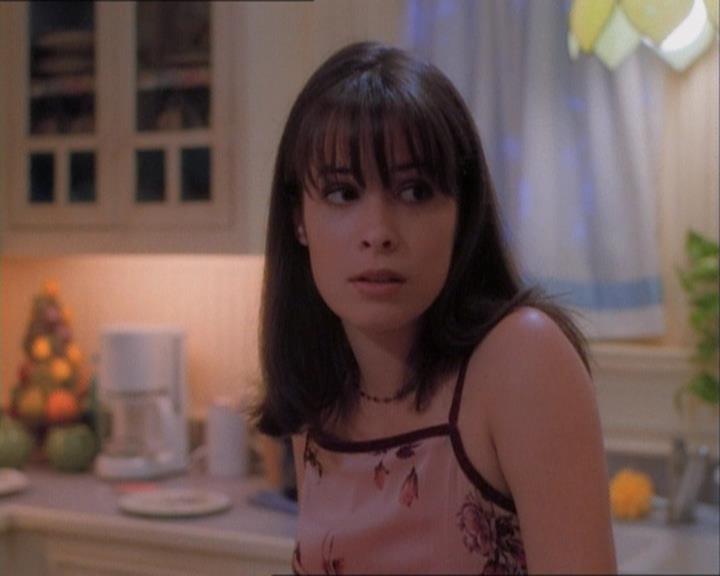 Charmed-Online_dot_net-1x03ThankYouForNotMorphing0373.jpg Charmed-Online_dot_net-1x03ThankYouForNotMorphing0373.jpg