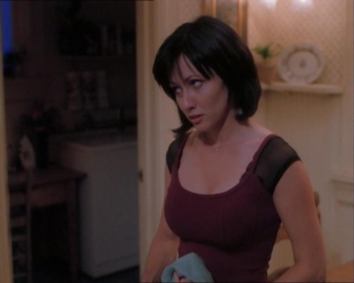 Charmed-Online_dot_net-1x03ThankYouForNotMorphing0377.jpg