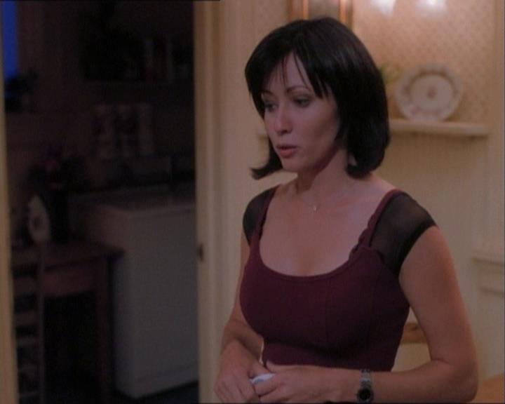 Charmed-Online_dot_net-1x03ThankYouForNotMorphing0380.jpg