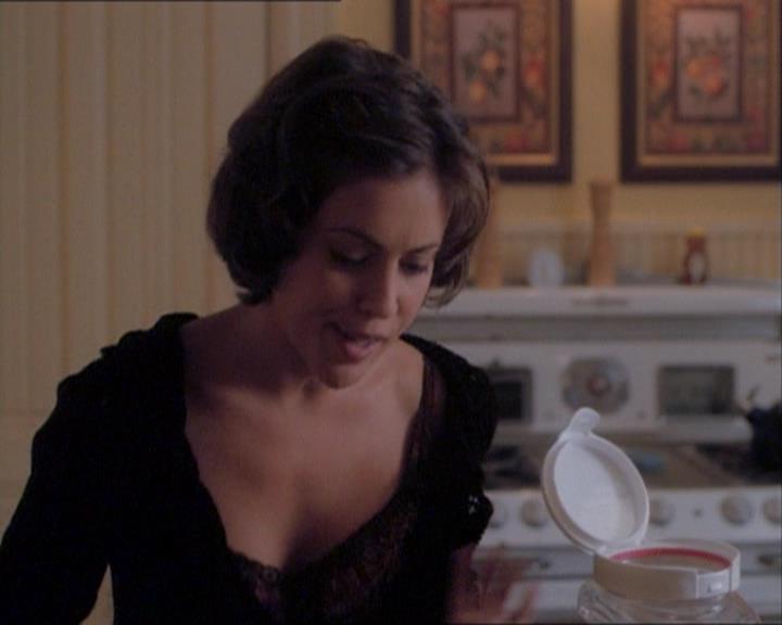 Charmed-Online_dot_net-1x03ThankYouForNotMorphing0388.jpg Charmed-Online_dot_net-1x03ThankYouForNotMorphing0388.jpg