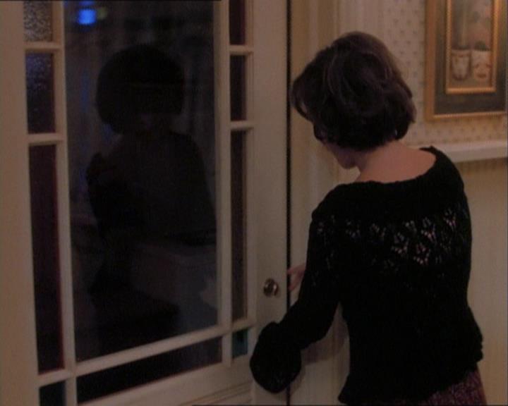 Charmed-Online_dot_net-1x03ThankYouForNotMorphing0392.jpg Charmed-Online_dot_net-1x03ThankYouForNotMorphing0392.jpg