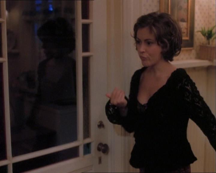 Charmed-Online_dot_net-1x03ThankYouForNotMorphing0393.jpg Charmed-Online_dot_net-1x03ThankYouForNotMorphing0393.jpg