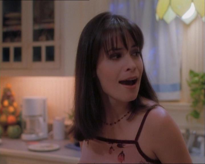 Charmed-Online_dot_net-1x03ThankYouForNotMorphing0399.jpg Charmed-Online_dot_net-1x03ThankYouForNotMorphing0399.jpg