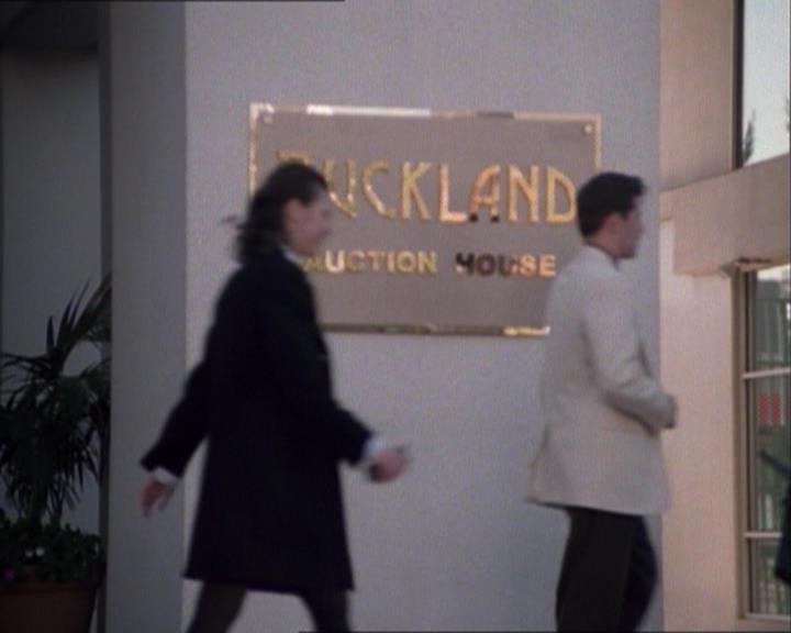 Charmed-Online_dot_net-1x03ThankYouForNotMorphing0402.jpg Charmed-Online_dot_net-1x03ThankYouForNotMorphing0402.jpg