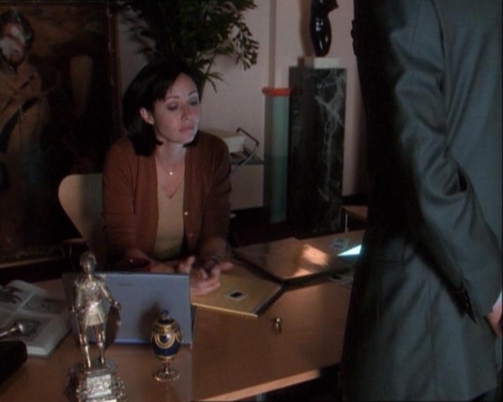 Charmed-Online_dot_net-1x03ThankYouForNotMorphing0420.jpg