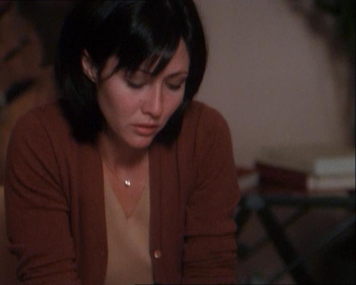 Charmed-Online_dot_net-1x03ThankYouForNotMorphing0427.jpg Charmed-Online_dot_net-1x03ThankYouForNotMorphing0427.jpg