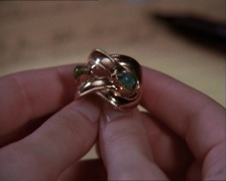 Charmed-Online_dot_net-1x03ThankYouForNotMorphing0470.jpg Charmed-Online_dot_net-1x03ThankYouForNotMorphing0470.jpg