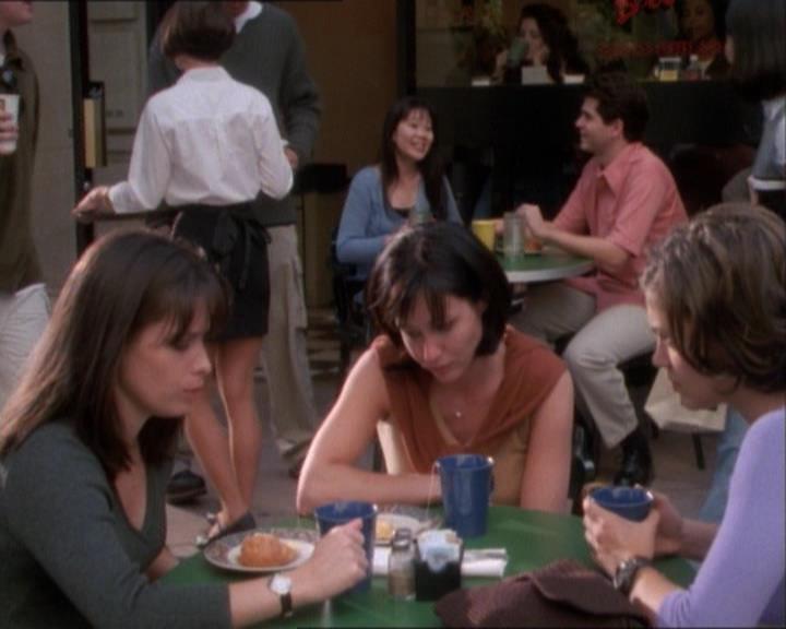 Charmed-Online_dot_net-1x03ThankYouForNotMorphing0549.jpg