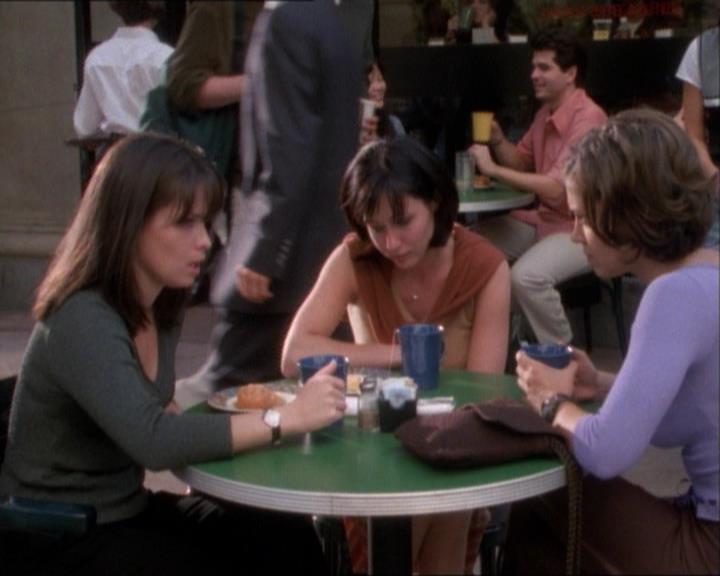 Charmed-Online_dot_net-1x03ThankYouForNotMorphing0550.jpg