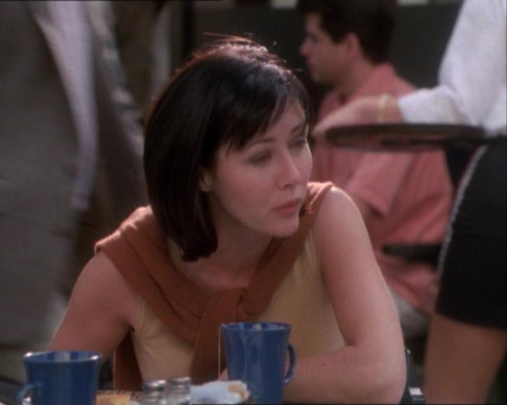 Charmed-Online_dot_net-1x03ThankYouForNotMorphing0563.jpg Charmed-Online_dot_net-1x03ThankYouForNotMorphing0563.jpg