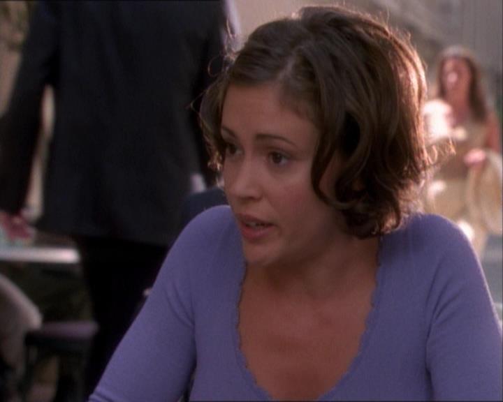 Charmed-Online_dot_net-1x03ThankYouForNotMorphing0570.jpg
