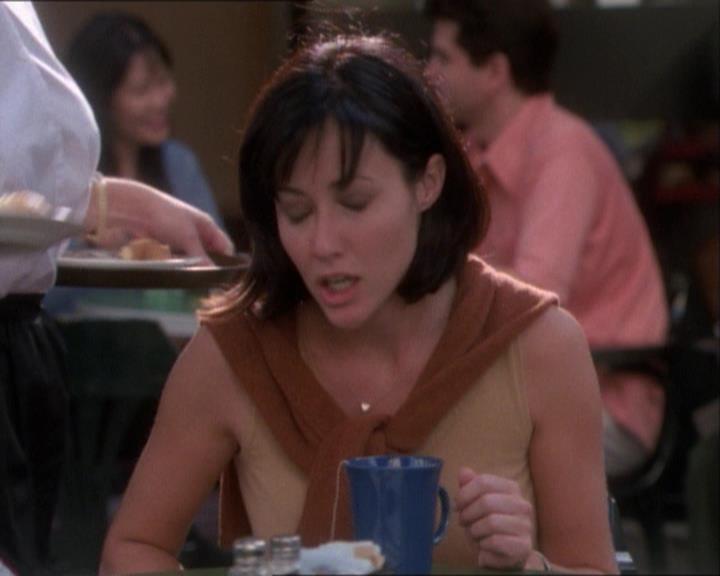 Charmed-Online_dot_net-1x03ThankYouForNotMorphing0581.jpg Charmed-Online_dot_net-1x03ThankYouForNotMorphing0581.jpg