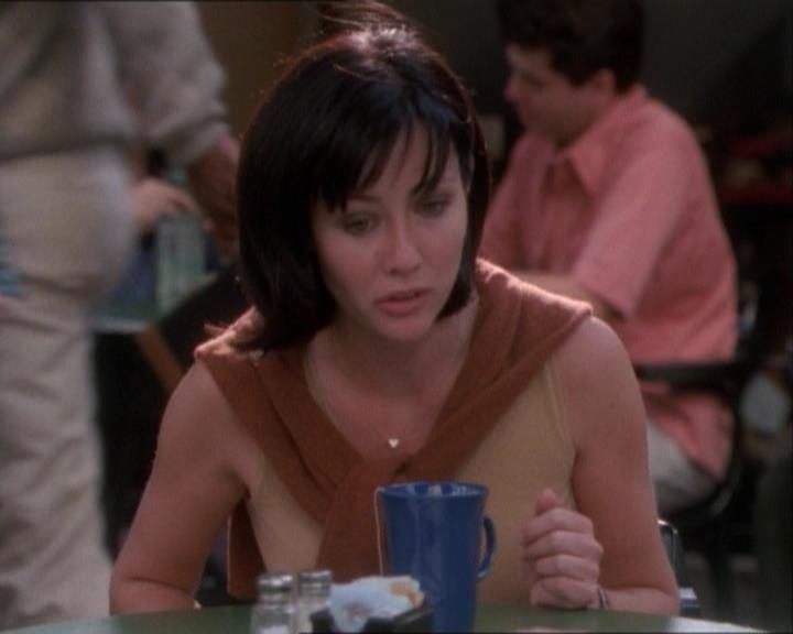 Charmed-Online_dot_net-1x03ThankYouForNotMorphing0593.jpg Charmed-Online_dot_net-1x03ThankYouForNotMorphing0593.jpg